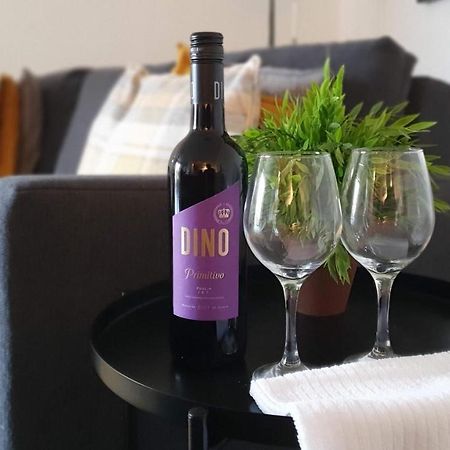 Spacious London Apartment 5 Min Walk To Leytonstone Underground Station And 5 Stops To Zone 1 Eksteriør bilde