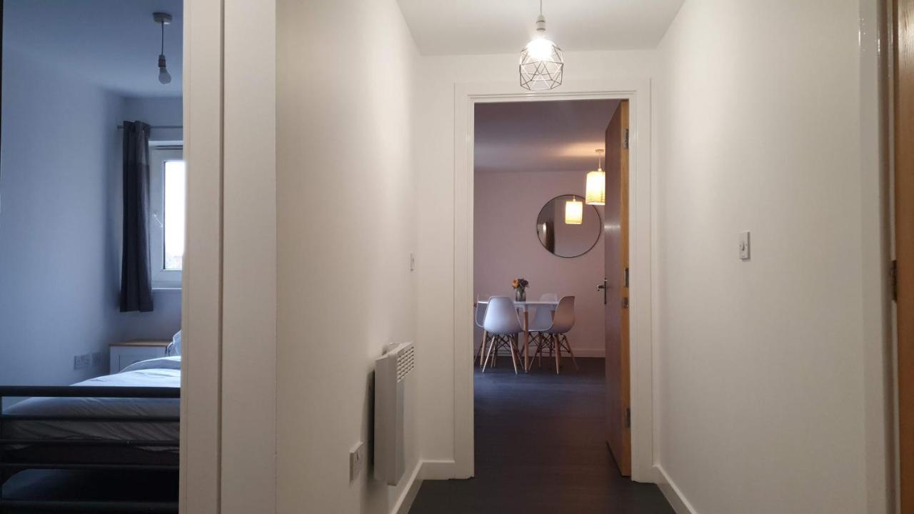 Spacious London Apartment 5 Min Walk To Leytonstone Underground Station And 5 Stops To Zone 1 Eksteriør bilde