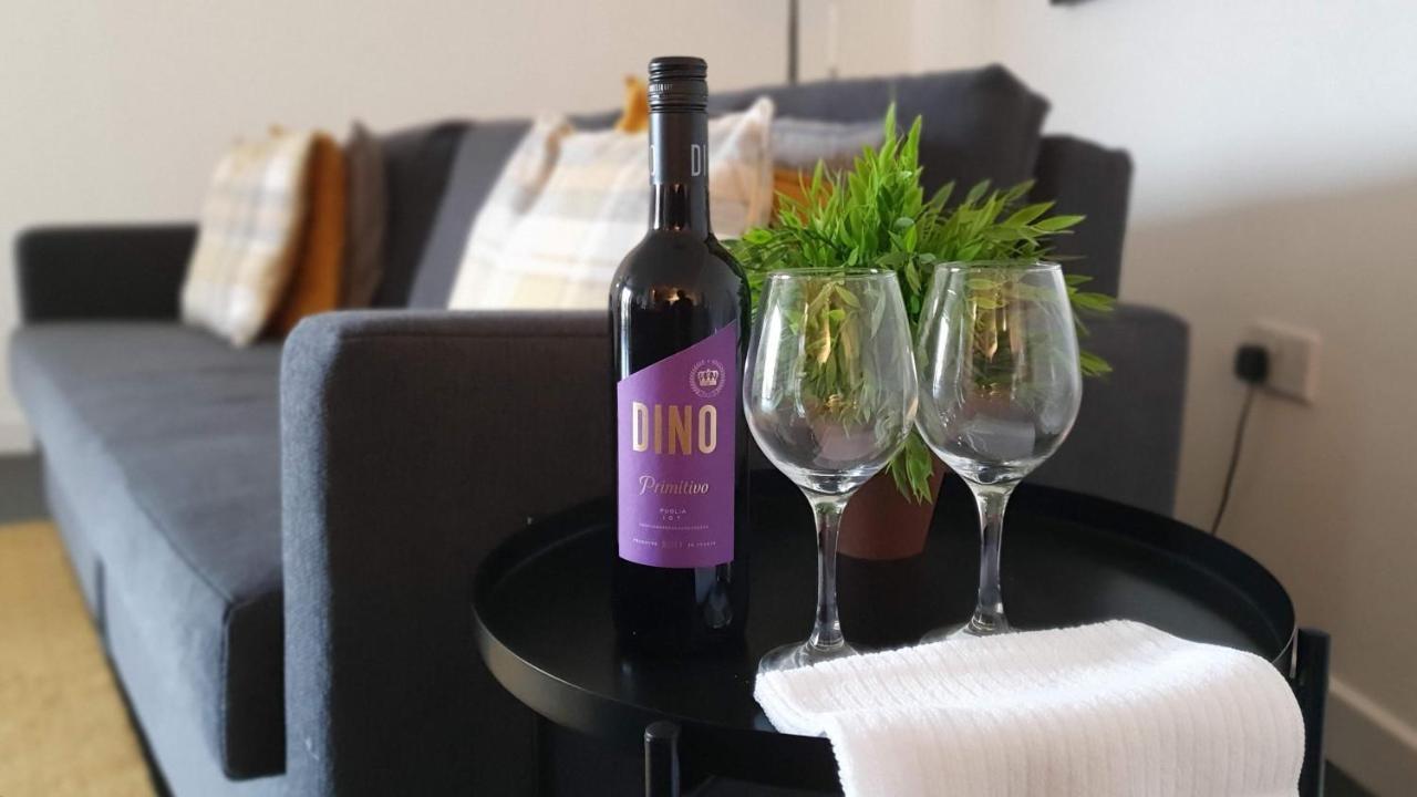 Spacious London Apartment 5 Min Walk To Leytonstone Underground Station And 5 Stops To Zone 1 Eksteriør bilde