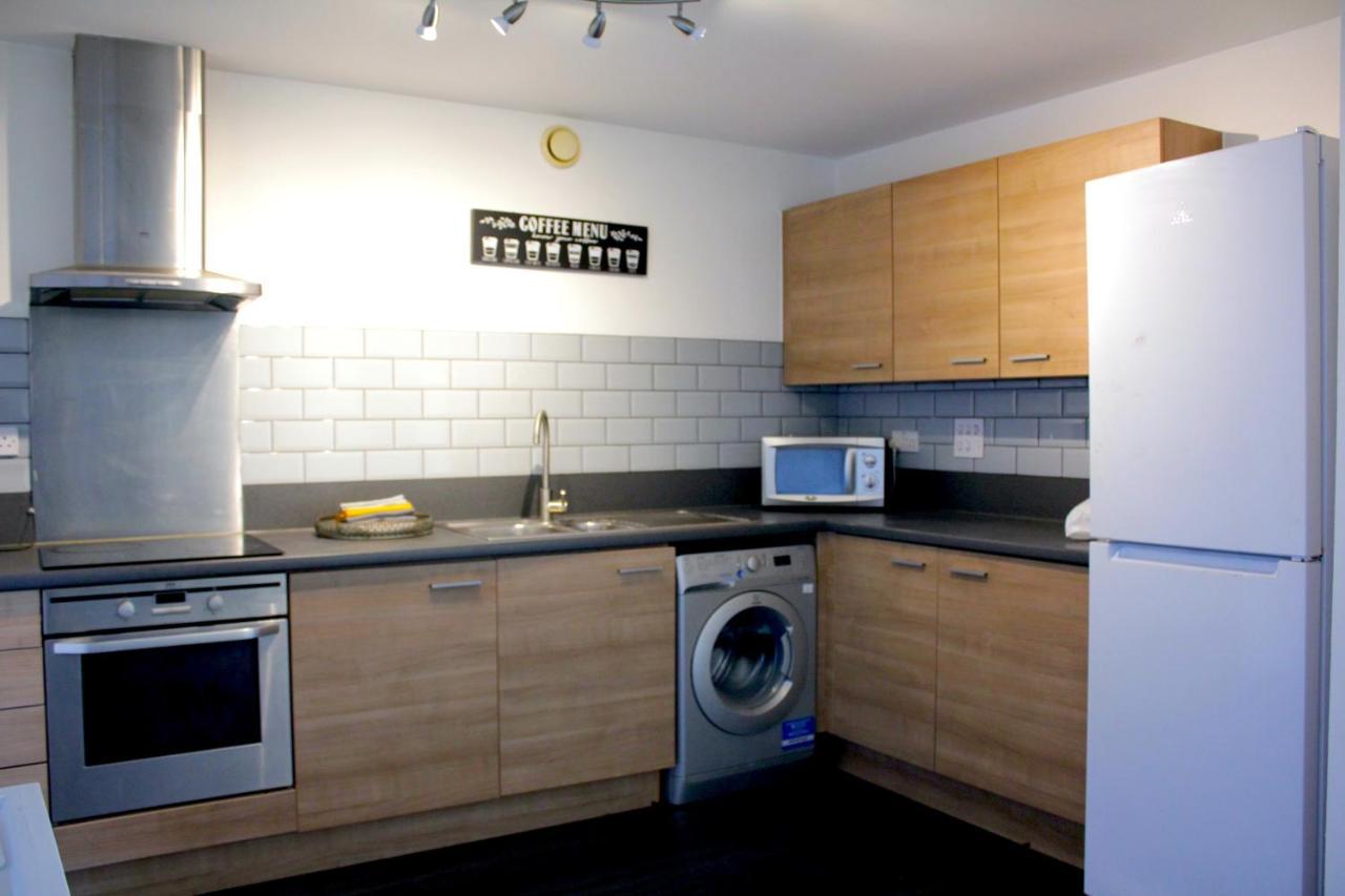 Spacious London Apartment 5 Min Walk To Leytonstone Underground Station And 5 Stops To Zone 1 Eksteriør bilde
