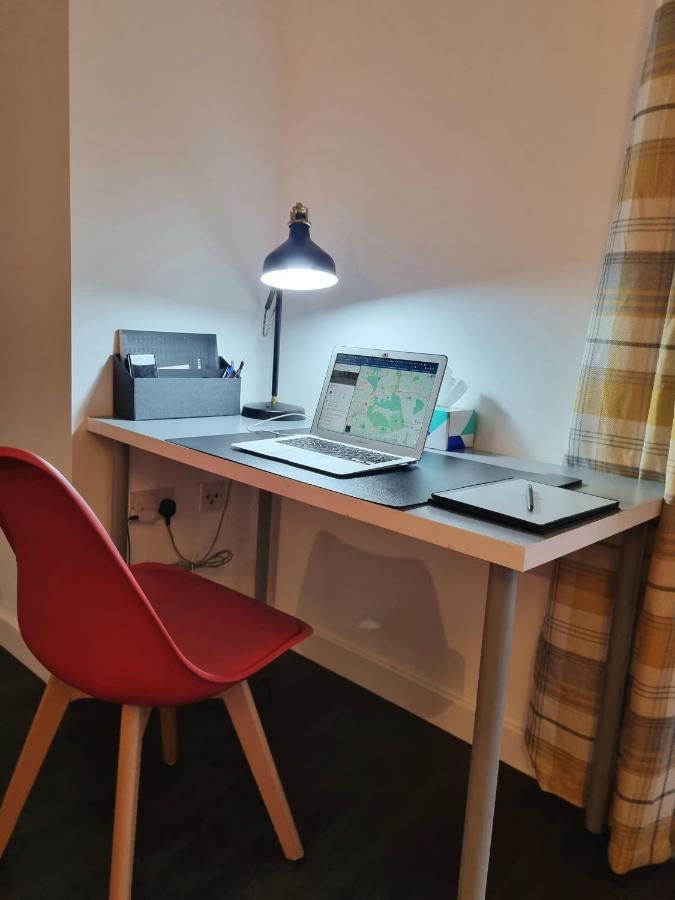 Spacious London Apartment 5 Min Walk To Leytonstone Underground Station And 5 Stops To Zone 1 Eksteriør bilde