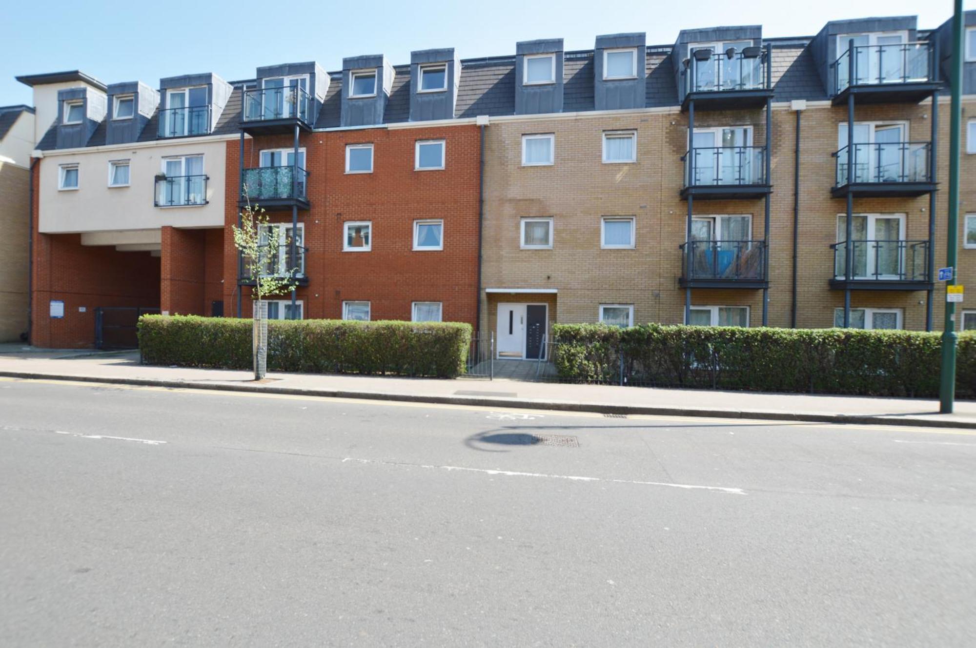 Spacious London Apartment 5 Min Walk To Leytonstone Underground Station And 5 Stops To Zone 1 Eksteriør bilde